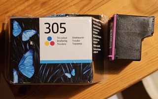 Kaksi HP305 tri-colour väri mustepatruunaa