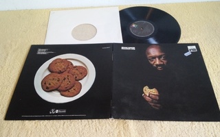 ISAAC HAYES - Chocolate Chip LP