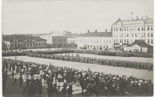 Sotilasparaati Tampere Keskustori 7/6-18