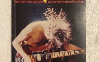AC/DC: Hell ain’t no bad place to be! 1982.