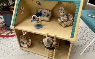 Sylvanian Families: talo+hahmot+kalusteet