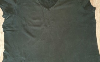 Toppi / t-paita : musta perus t-paita koko XL