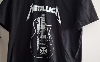 Metallica t-paita+Lindemann t-paita kaupan päälle. Koko L.