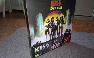 KISS : LOVE GUN  Deluxe Limited Editon Boxset Action Figures