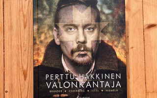 Perttu Häkkinen - Valonkantaja -kirja