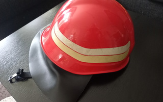 Palomiehen/pelastajan kypärä