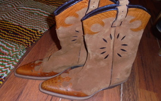 Cowboy Bootsit  koko 40, ruskea mokkanahka/nahkakuviointi