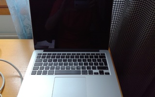 Macbook Pro (Retina, 13-inch, Mid 2014)