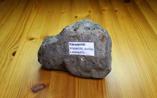 Impaktiitti 1.53 kg kärnäiitti 78 milj.v. asteroidin törmäys