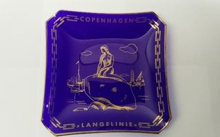 Pieni merenneito Copenhagen Langelinie tuhkakuppi