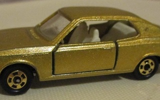 Datsun Laurel 2000GX HT Coupe 2 door Gold Tomica Japan 1:62