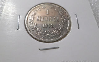 1  mk  1892  hopeaa  hienokuntinen  kl 8-9  Rahakehyksessä