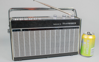 Radio. Telefunken Bajazzo TS301 + alkup. virtalähde.