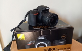 Nikon D3500 + tarvikkeet
