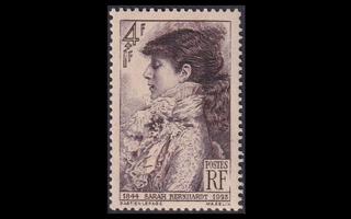 Ranska 729 ** Näyttelijä Sarah Bernhardt (1945)