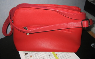 Käsilaukku punainen