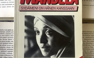 Winnie Mandela - Sydämeni on hänen kanssaan (nid.)