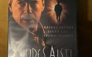 Kuudes aisti - The Sixth Sense (1999)
