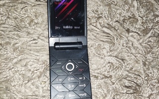 Nokia 7070.