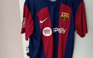 FC Barcelona, Lewandowski-pelipaita