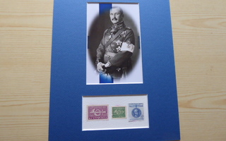 Mannerheim valokuva ja postimerkit paspiksessa