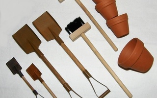 Minikokoiset puutarhatyökalut + rantatuolit