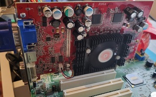 Radeon 9600 Pro 128MB, AGP