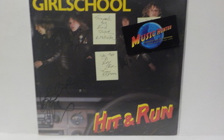 GIRLSCHOOL - HIT & RUN EX-/EX- 10 nimikirjoitus 3 X