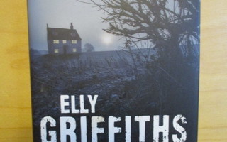 Elly Griffiths: Lyhdynkantajat