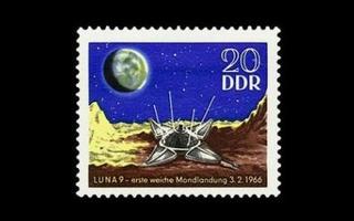 DDR 1168 ** Luna 9 kuuluotain, avaruus (1966)