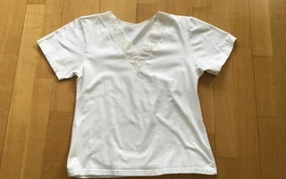 Valkoinen vintage pitsikaulus T-paita ( XL )