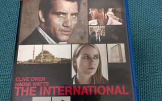 THE INTERNATIONAL (Clive Owen) BD***