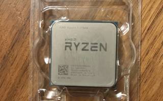 Prosessori AMD Ryzen 7 1700X + AMD Wraith Cooler(UUSI)