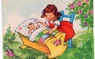 EO 8002 / NELKKU: Nukkeäiti nukuttaa vauvaa keltainen sänky.