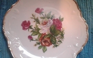 * Kaunis vanha ruusukuvioinen lautanen