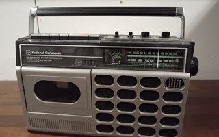 National Panasonic RQ-544ASD radio