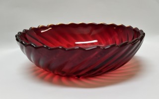 Riihimäen lasi, Baccara /Kierre,rubiininpunainen kulho