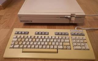Commodore 128D + ohjekirjat