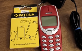 Nokia 3310 uudella akulla ja laturi