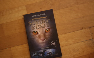 Erin Hunter SOTURIKISSAT TÄHTIYÖ #8