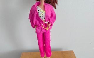 Barbie housut,toppi, jakku ja läpykkäät.