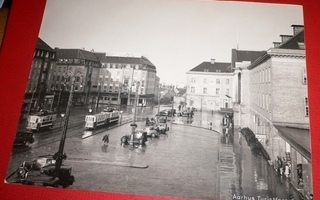 Aarhus - Rautatieasema 1939 / Vanhat autot (K10)