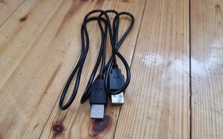 USB kaapeli A uros - A uros 1,1 M