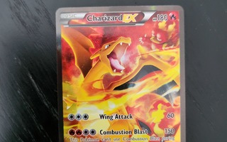 Charizard XY121 Pokemon kortti