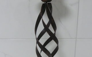 Iso, korkea 45cm , metallinen kynttilänjalka