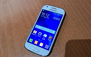 Pieni älypuhelin Samsung Galaxy Core Prime (SM-G357FZ)