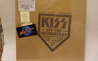 KISS - OFF THE SOUNDBOARD - DES MOINES 1977 "SS" 2LP