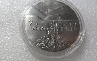 25 mk  Hopeaa Lahti  MM  Hiihdot  1978 hopeaa Muovitaskussa