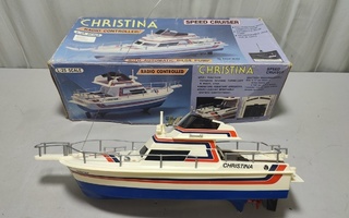 Kauko-ohjattava vene CHRISTINA