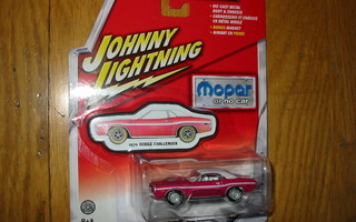 Johnny Lightning 1/64 -70 Challenger R/T MINT